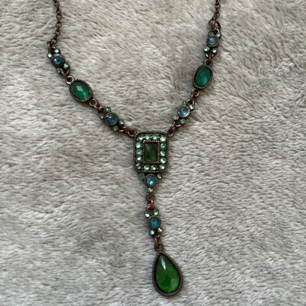 Costume jewelry necklace - Picture 2 of 5